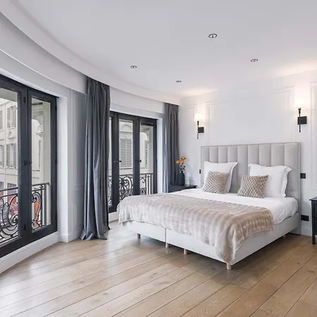 Gatsby Chic & Elegance & Billiards & Fitness & Luxury Appartement