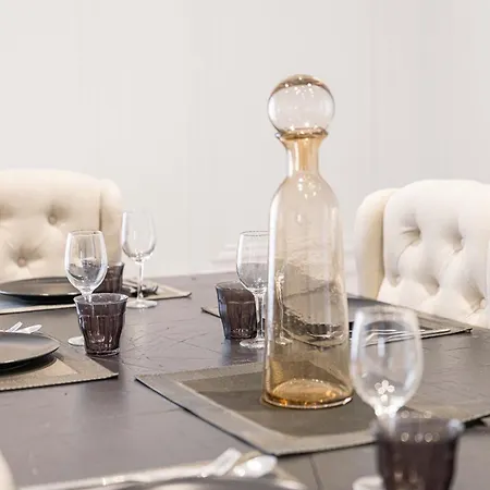 Gatsby Chic & Elegance & Billiards & Fitness & Luxury Apartment