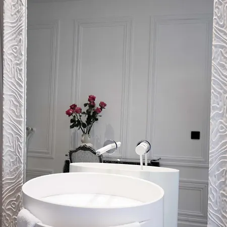 Gatsby Chic & Elegance & Billiards & Fitness & Luxury Apartment *