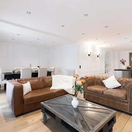 Gatsby Chic & Elegance & Billiards & Fitness & Luxury Apartment *